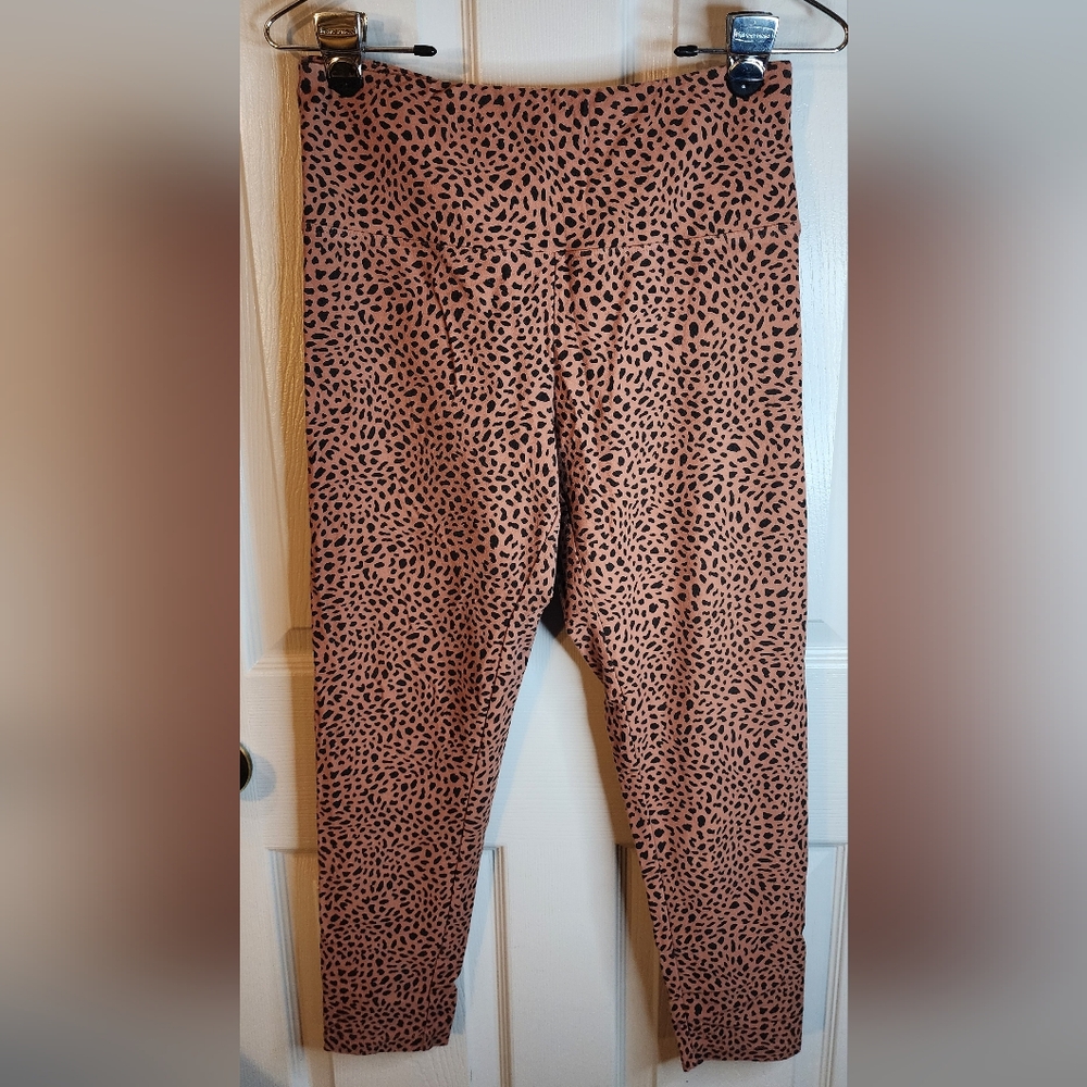 PINK Victoria's Secret Cheetah Print Yoga Pants